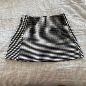 Never worn! Gingham Skirt with pockets